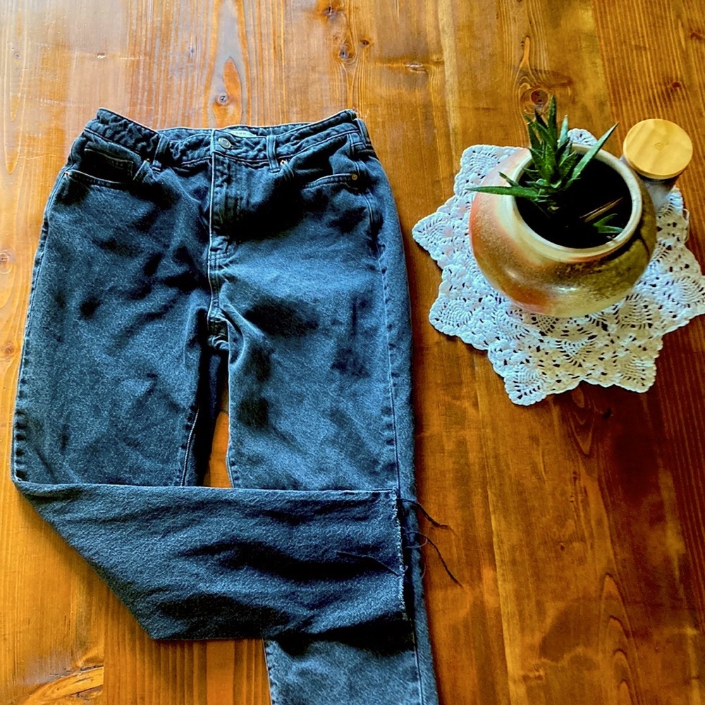 Black and gray Pacsun Mom jeans!